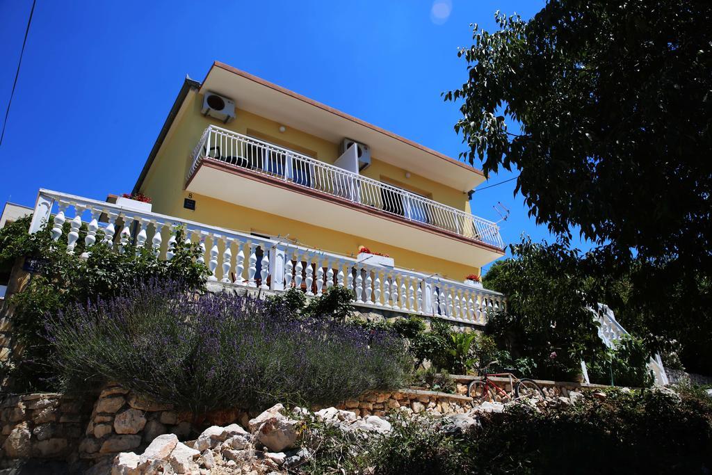 Apartments Roko Tisno Exterior photo