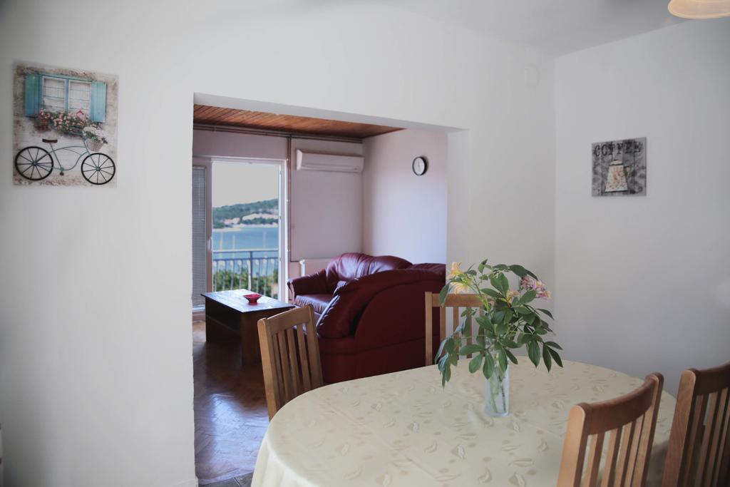 Apartments Roko Tisno Exterior photo