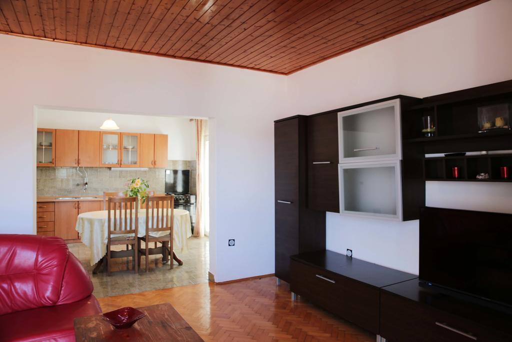 Apartments Roko Tisno Exterior photo