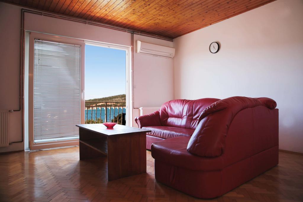Apartments Roko Tisno Exterior photo