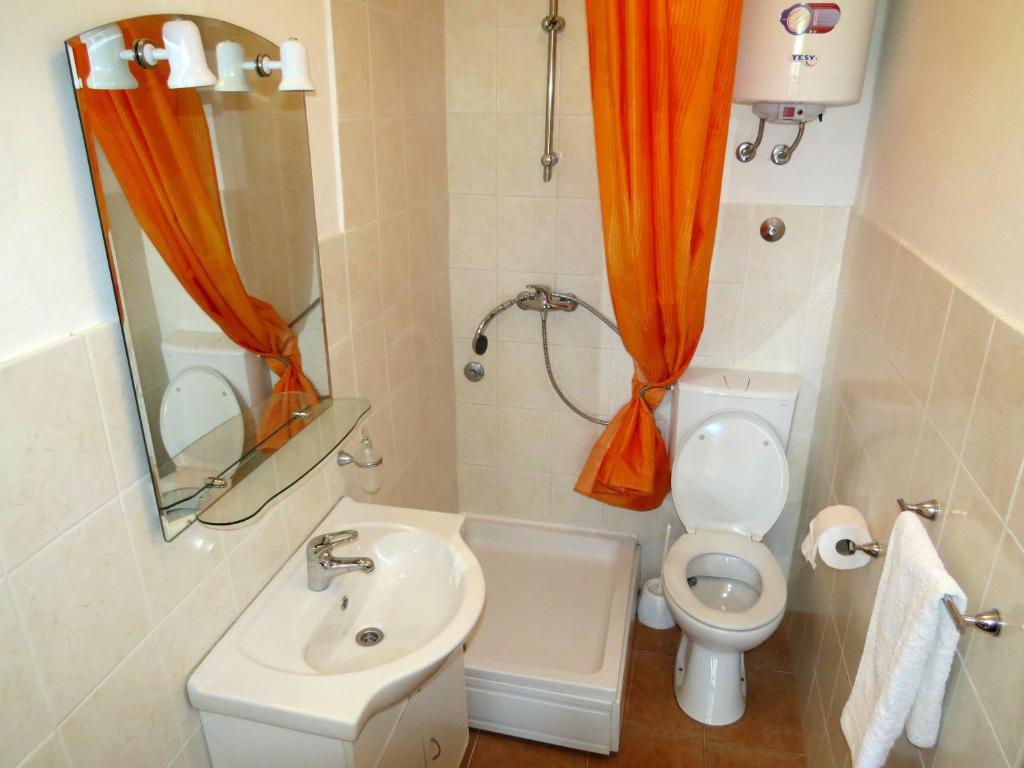 Apartments Roko Tisno Exterior photo