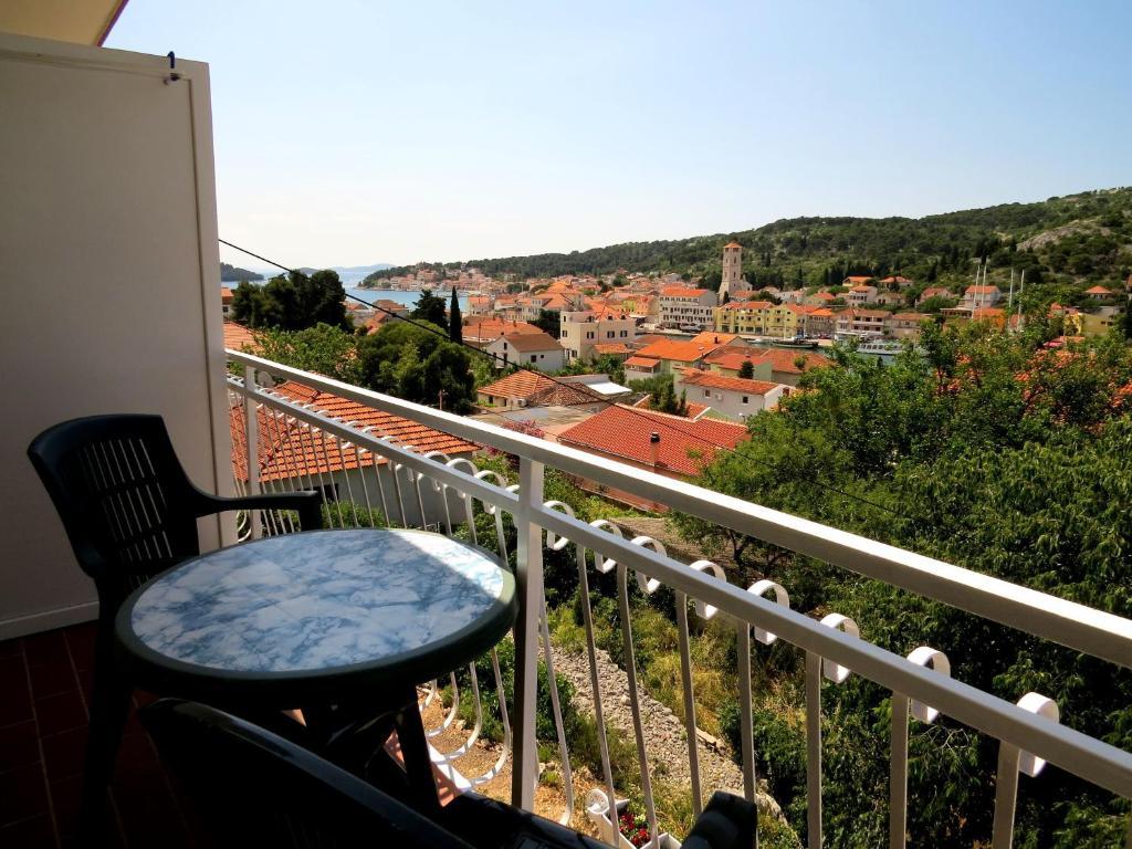 Apartments Roko Tisno Exterior photo
